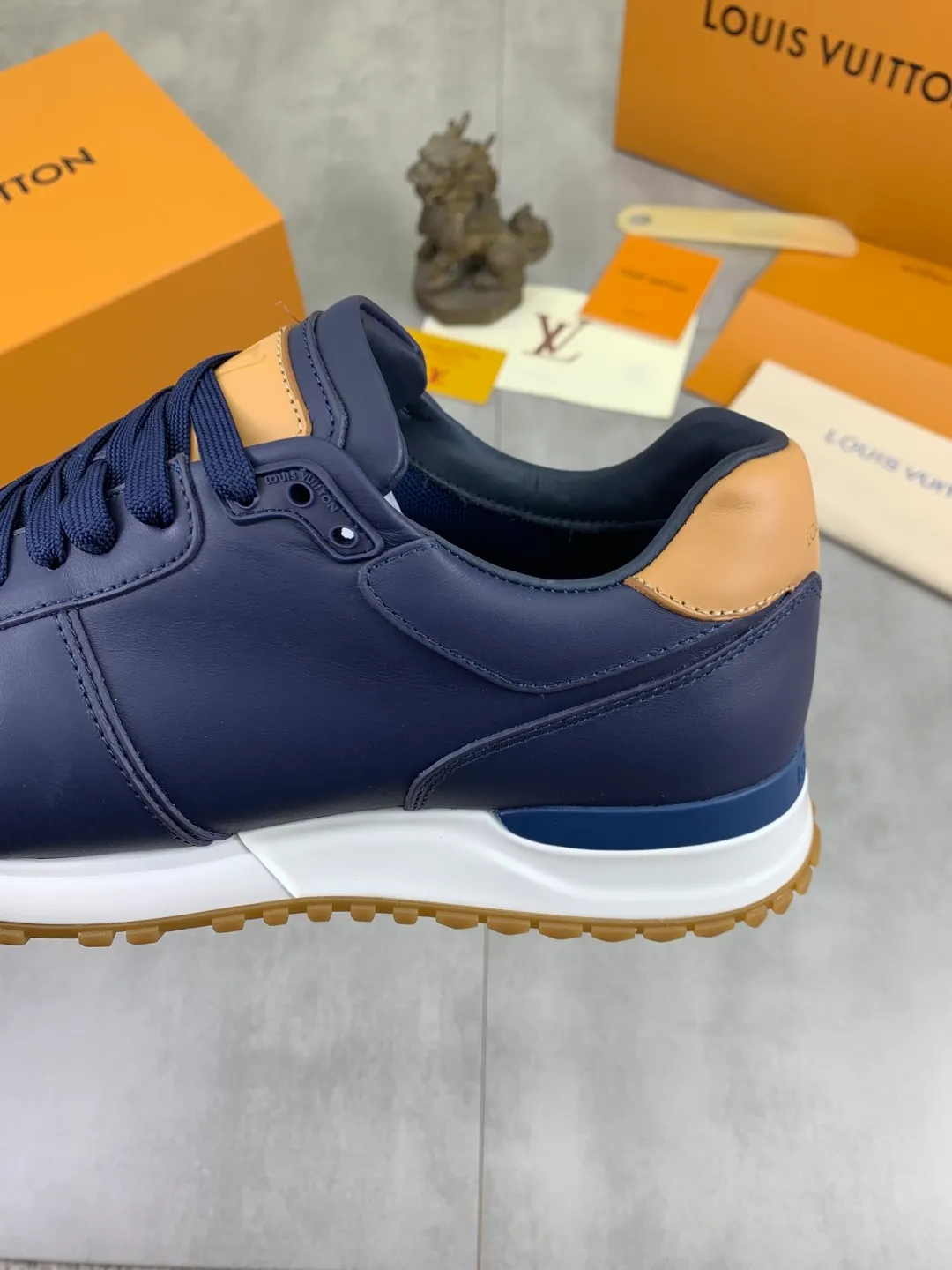 Men's men's shoes 💰P680 new style 💶[LOUIS VUITTON] (original order) new style 🍀LV Louis Vuitton * - top version of LV classic trendy shoes! Made of imported original cowhide and water-dyed cowhide lining. The latest original wear-resistant rubber combination outsole! High quality products! Multiple colors available, code number: 39-45 (38 46 customized)